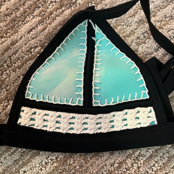 Triangl Bathing suit - Picture 3 of 3